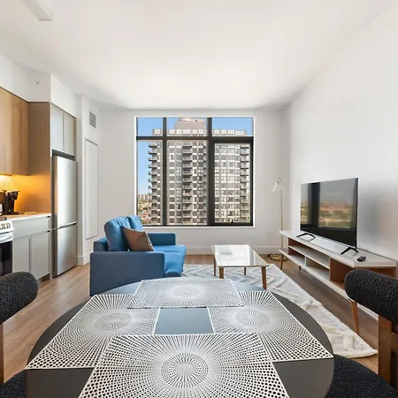 Elegant Studio Haven, Upscale Comfort